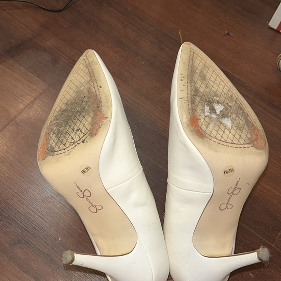 Jessica Simpson White Pumps 4” Heel / Size 8 - Picture 3 of 6
